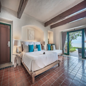 Beachfront Pool Access Suite Bedroom