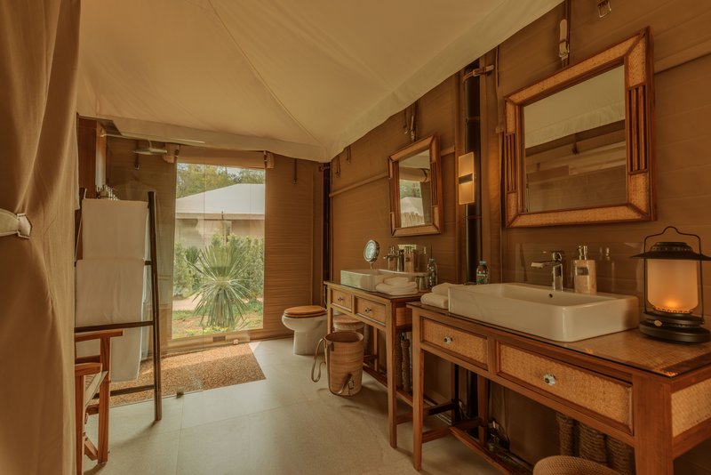 1 Bedroom Lagoon Tent - Bathroom