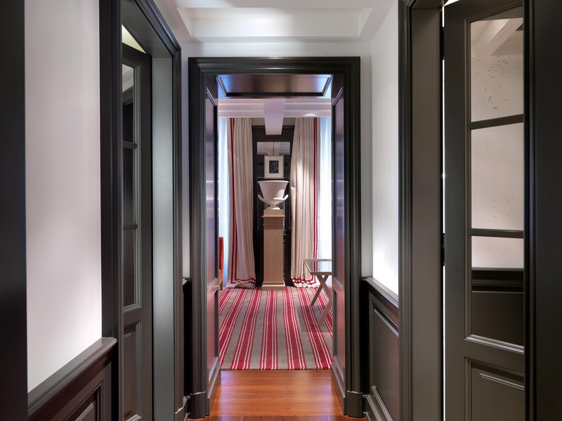 Executive Suite - Corridor