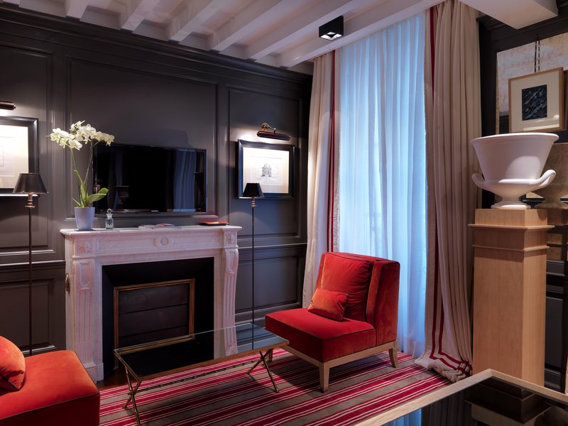Executive Suite - Living Area