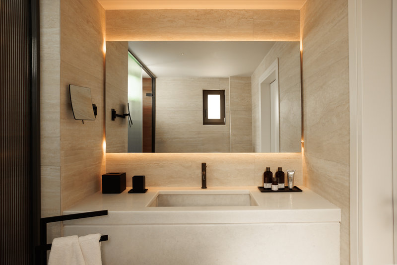 Golden Reef Villa - Bathroom
