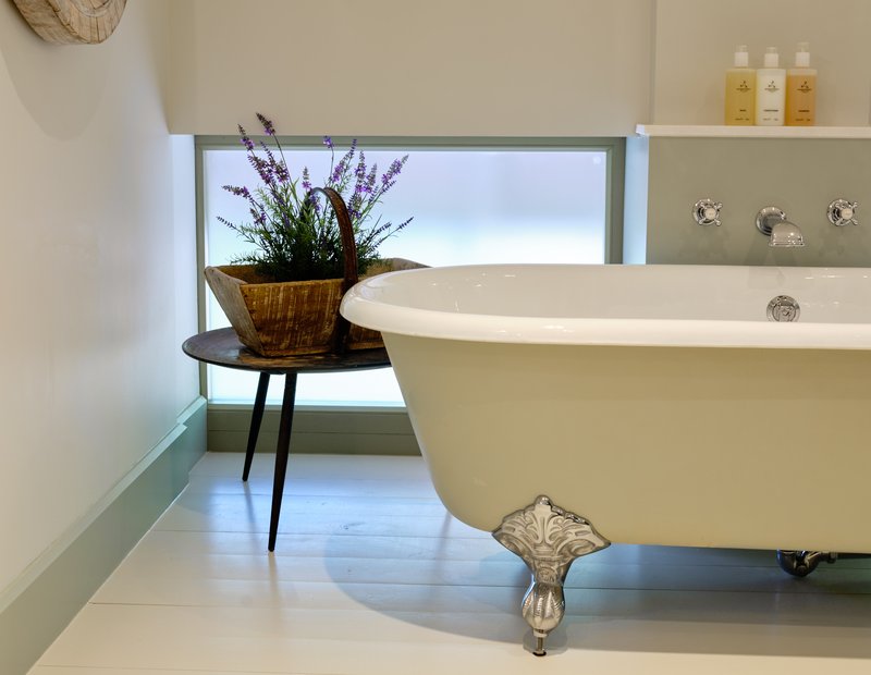 Barnsley Cottage - Bathroom