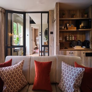 Barnsley Cottage - Living Area