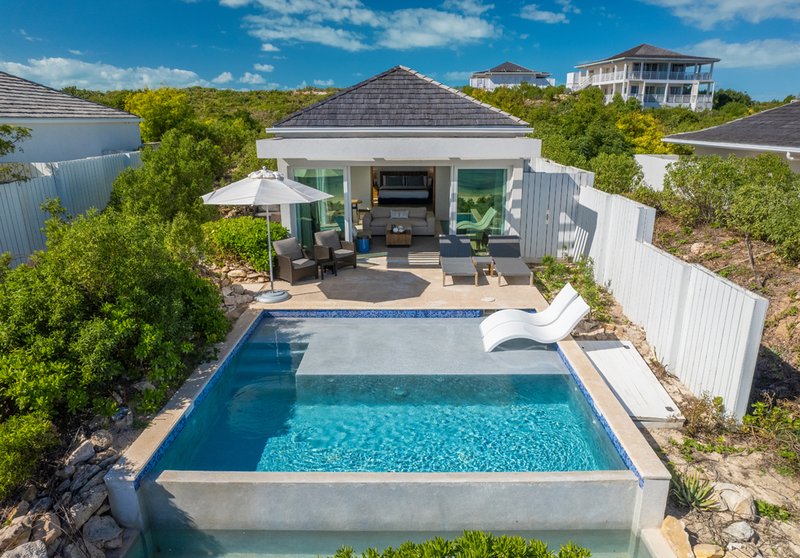 Two Bedroom Beachfront Villa Suite - Pool 