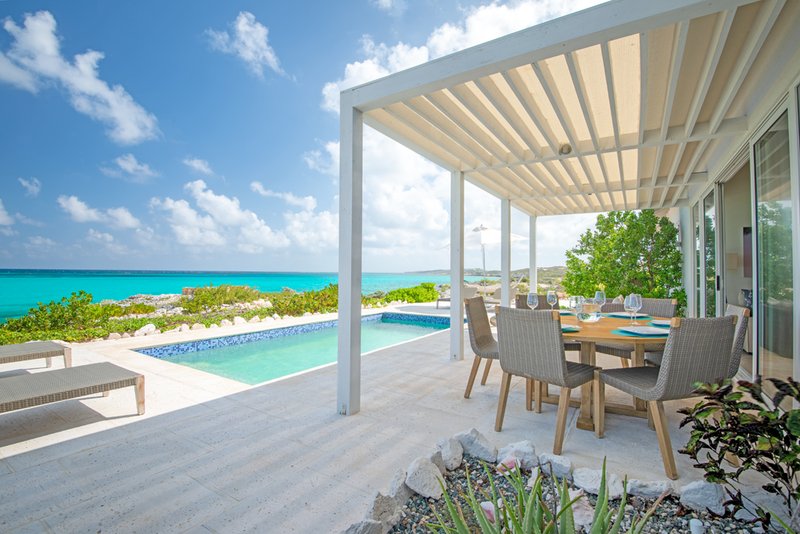 Three Bedroom Peninsula Oceanfront Conch Villa - Pool & Patio