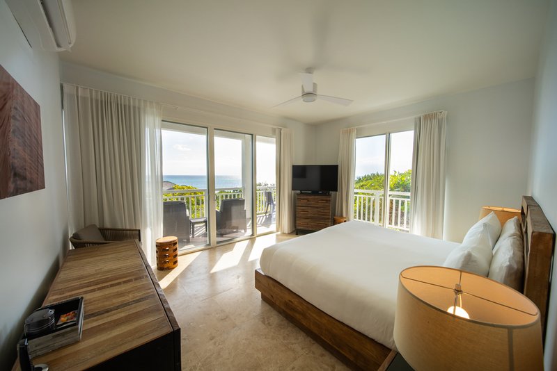 Ridgetop Ocean View Suite - Bedroom