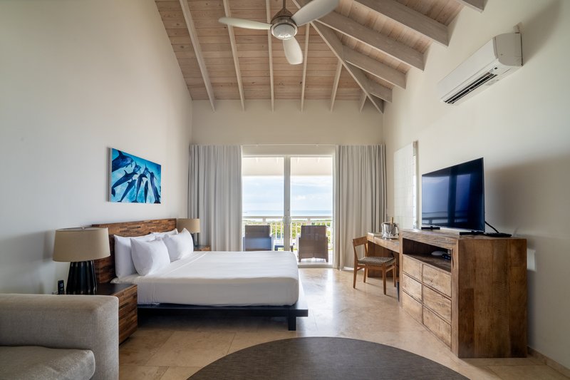 Ridgetop Ocean View Premier Suite - Bedroom