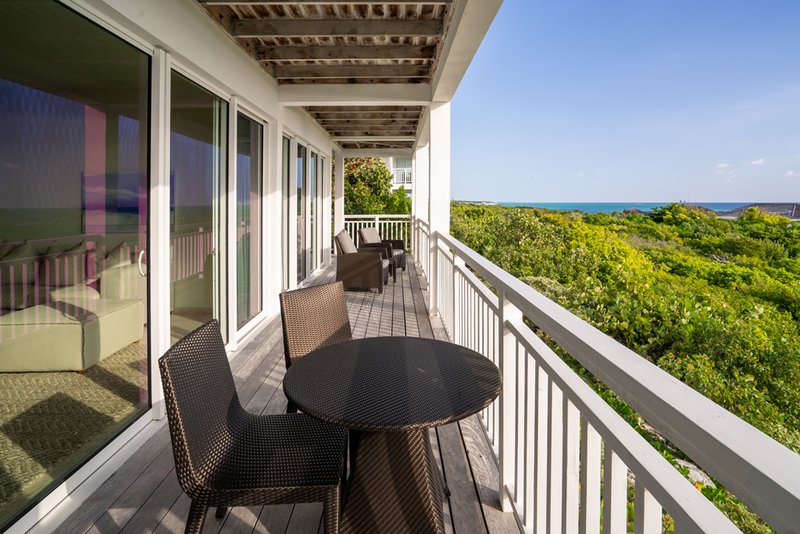 Ridgetop One Bedroom Ocean View Suite - Terrace