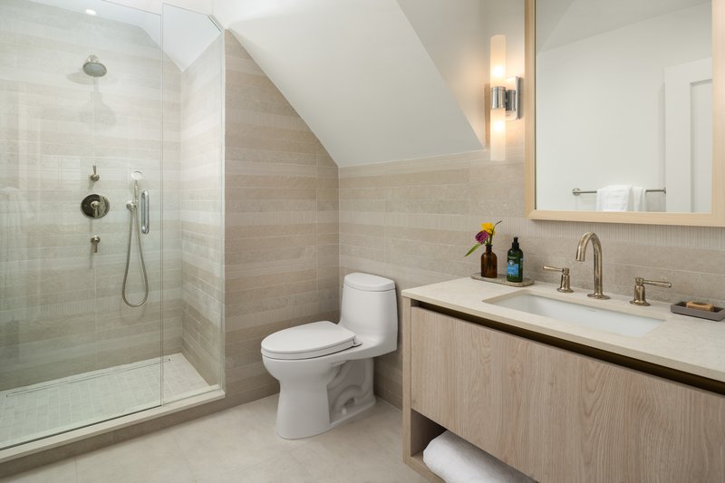 W303 Bathroom