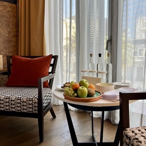 Deluxe Room Living Area