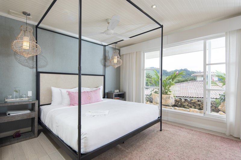 Deluxe Room - Bedroom