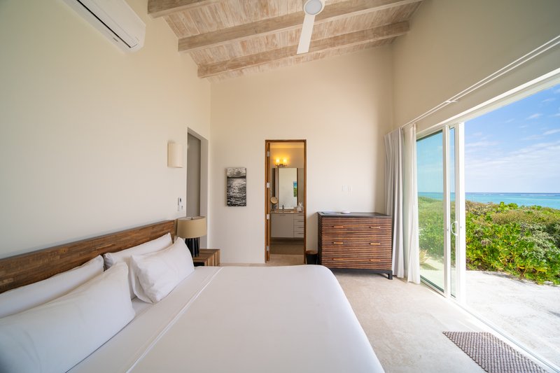 Three Bedroom Peninsula Oceanfront Reef Villa Bedroom View