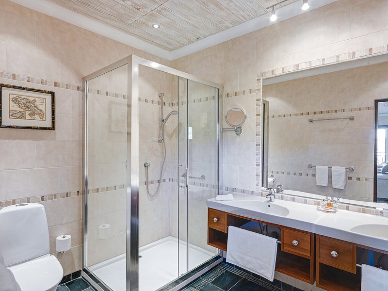 The Estate Villa - Bathroom
