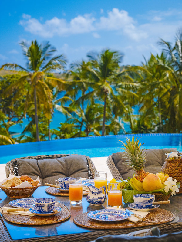 The Estate Villa - Poolside Dining