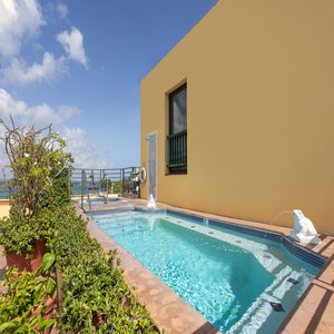 Rooftop Pool 