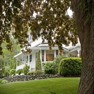 Camden Harbour Inn Front HERO
