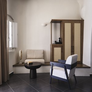 Senior Suite - Living Area