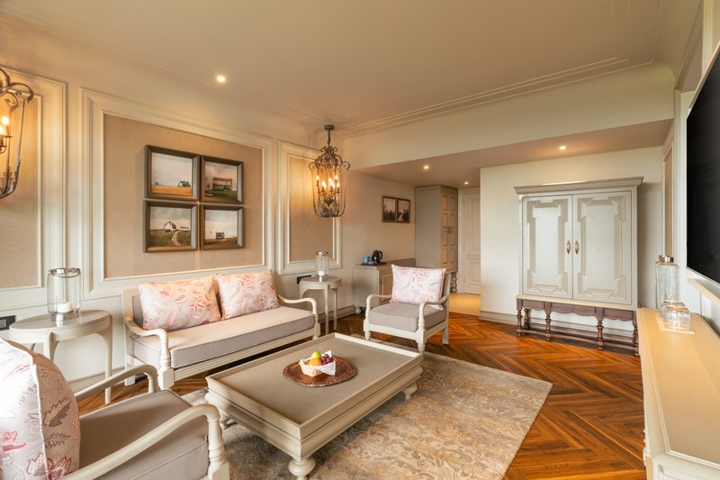 Evren Suite - Living Area