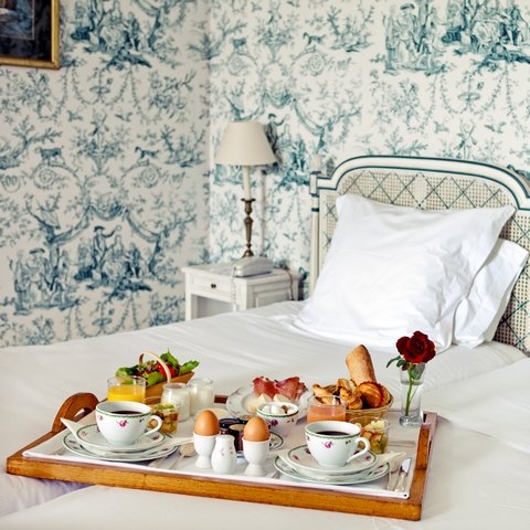 Breakfast in a Deluxe Château room
