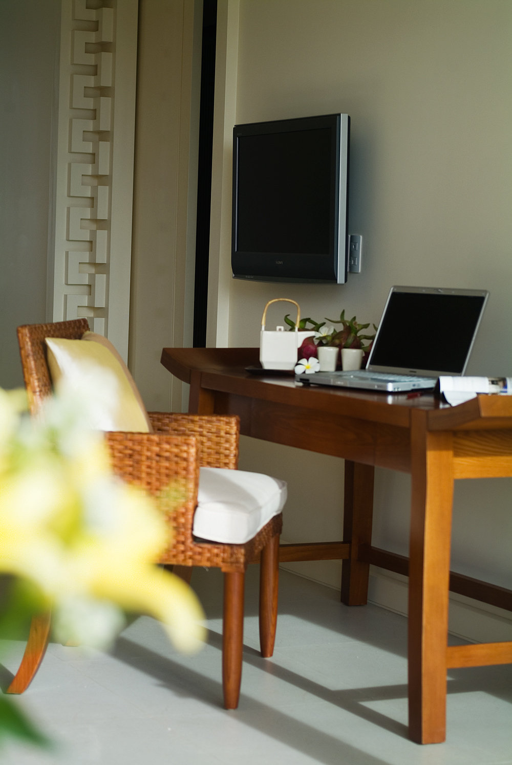 Mandarin Suite Working Table