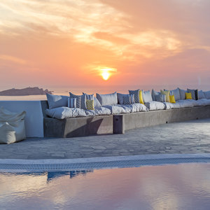 Restaurant - Swimming Pool