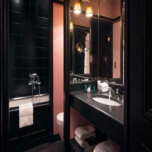 Apartment's Bathroom