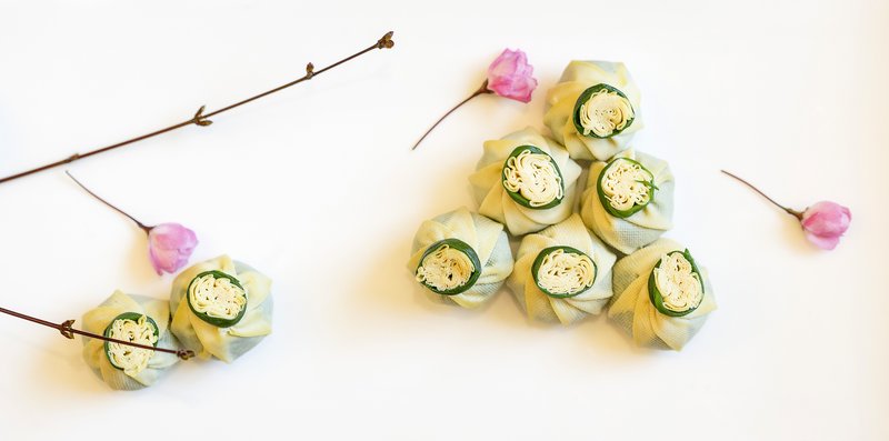 wild vegetable pomegranate-shaped bun