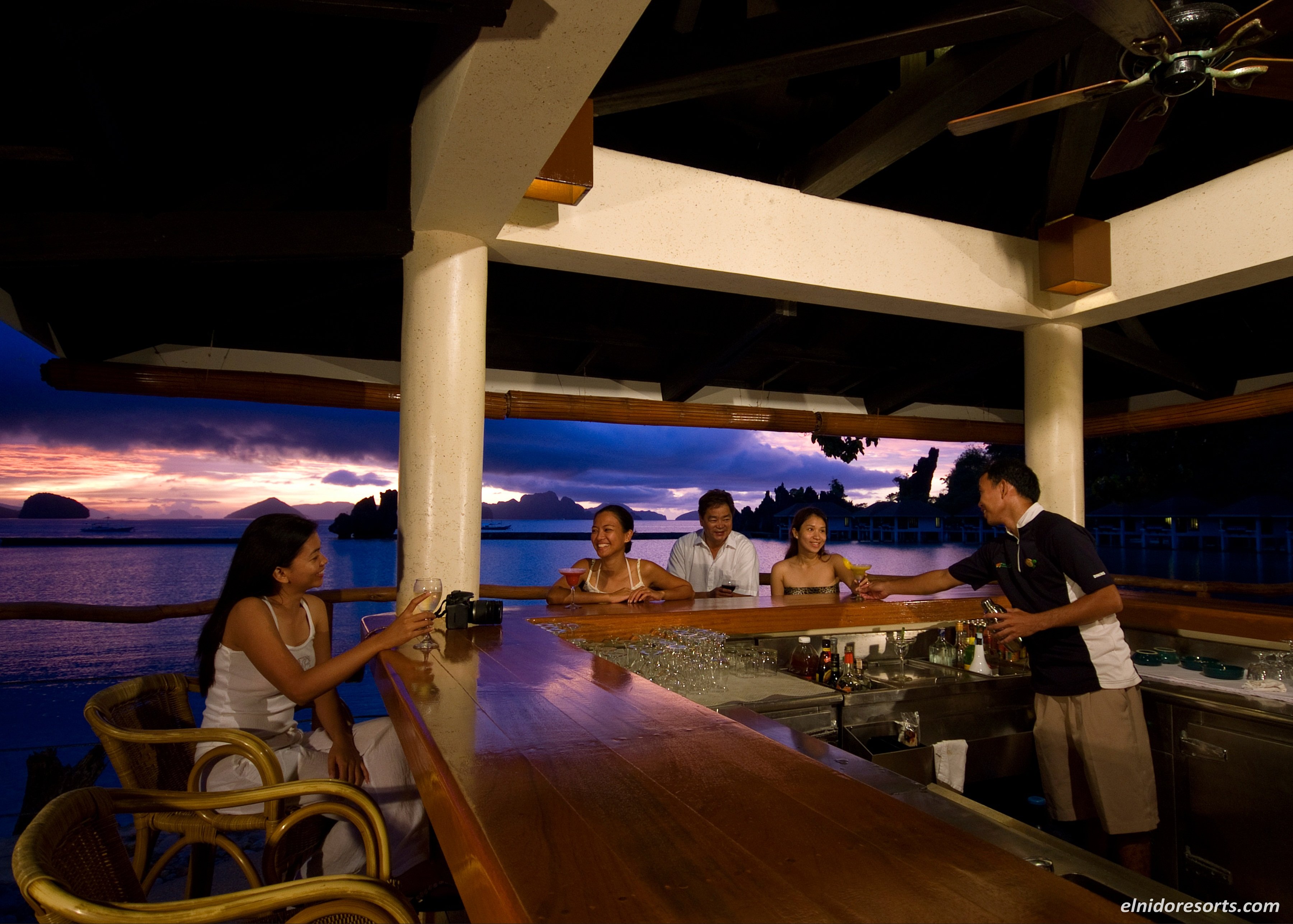 Enjoy Sunset Cocktails at the Resort SBar