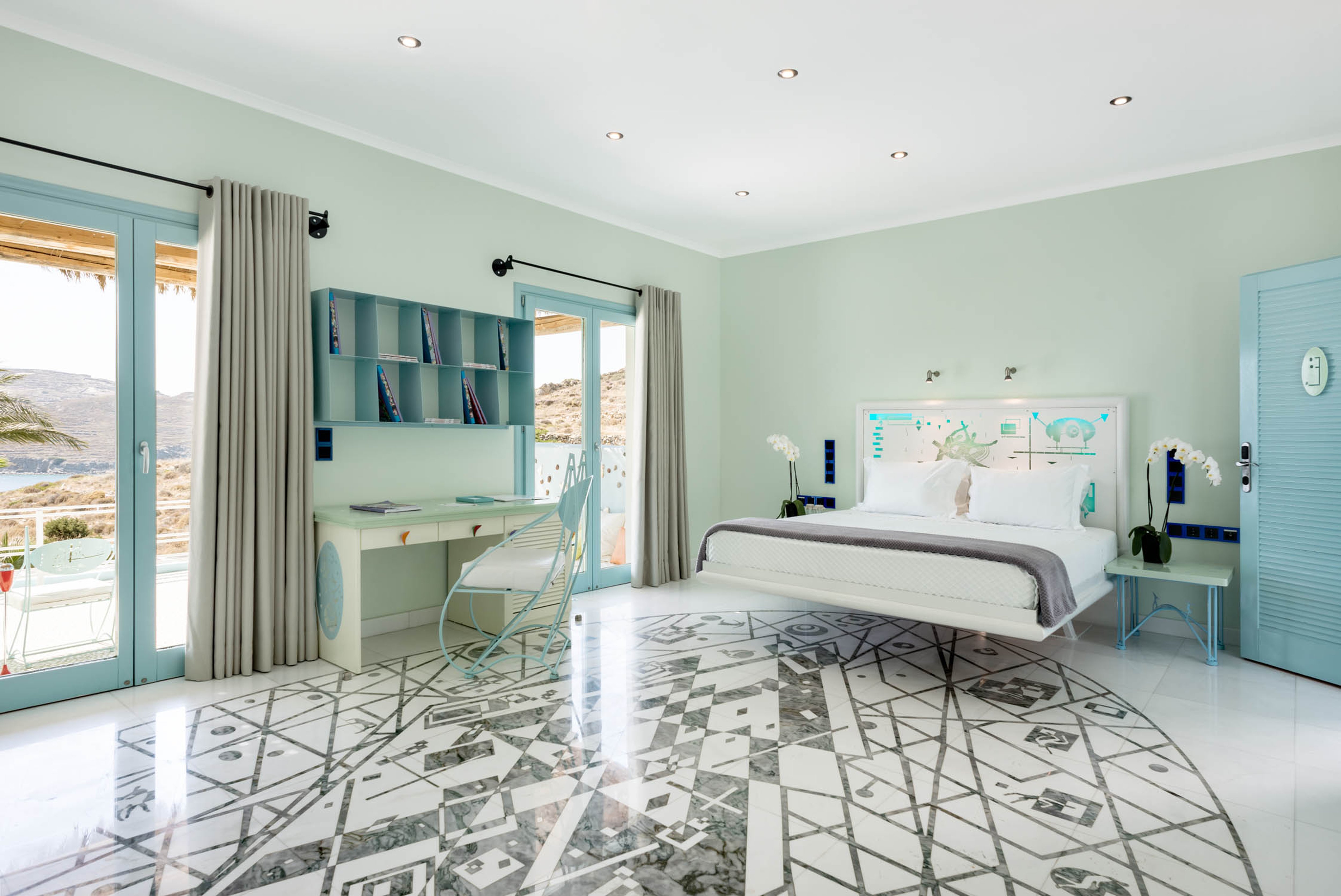 Deluxe Sea View Suite