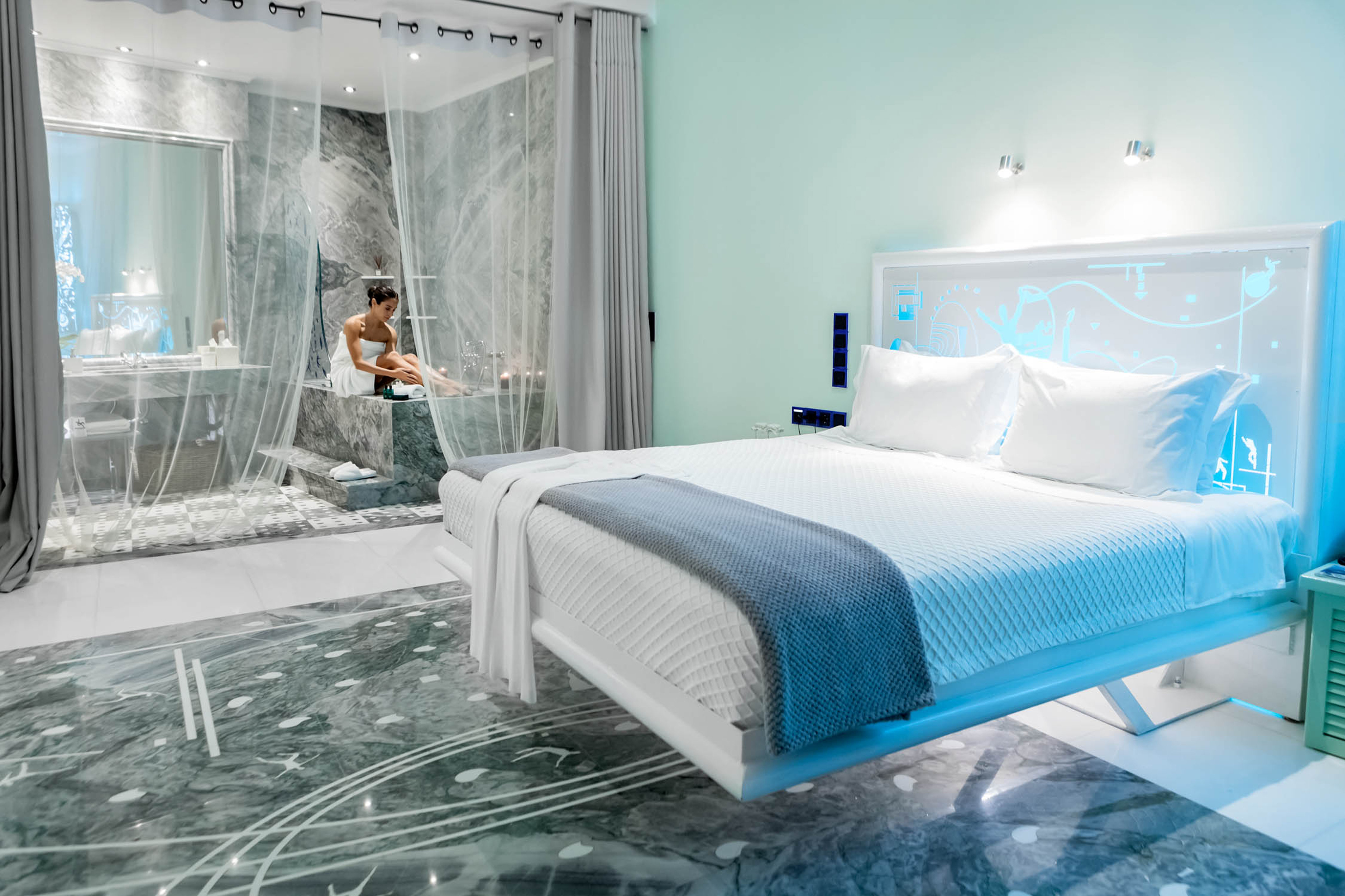 Honeymoon Suite