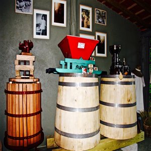 Carmo's Wine Atelier - interior
