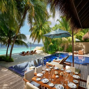 Three Bedroom Beach Pavilion With Pool Exterior Dining