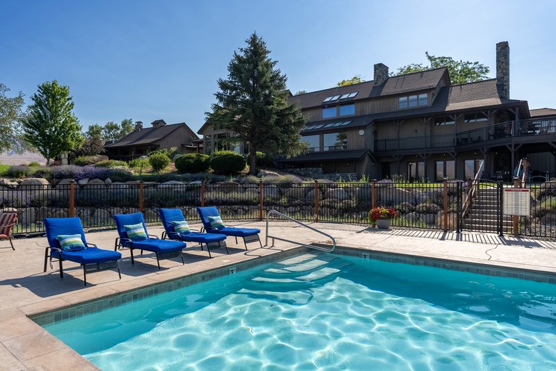 Swimming Pool and Lodge