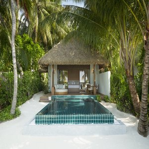 Deluxe Beach Bungalow With Pool Exterior