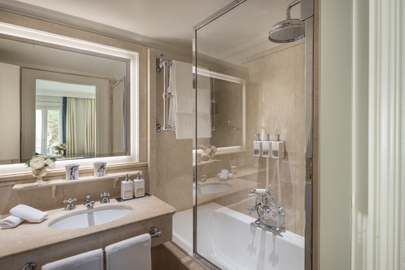 Studio - Bathroom