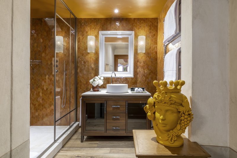JC Suite - Bathroom