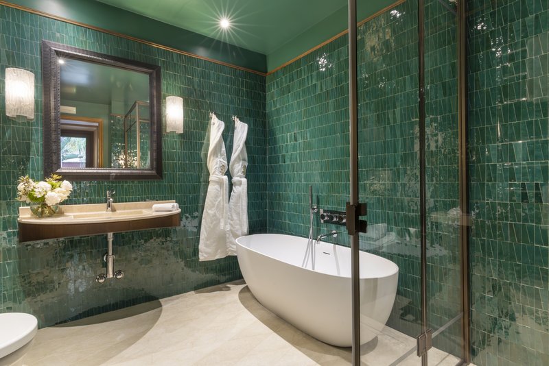 Court Suite - Bathroom