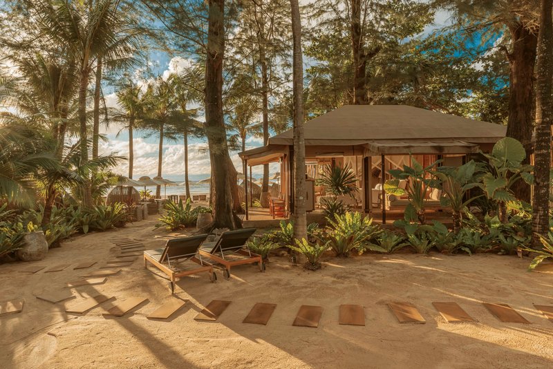 Beach Tent - Exterior