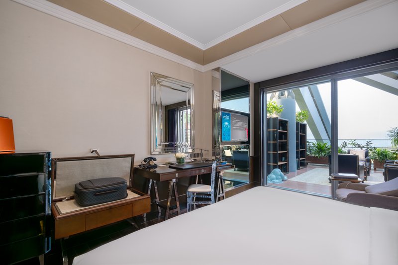 Deluxe King Bed Room with Terrace - Bedroom