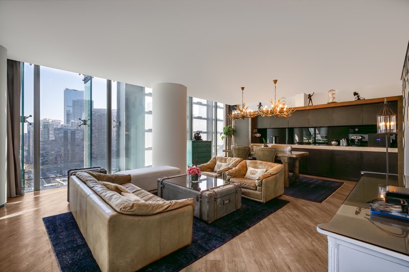 Deluxe Lagoon Suite - Living Area