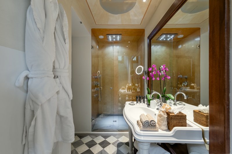 Superior Room - Bathroom
