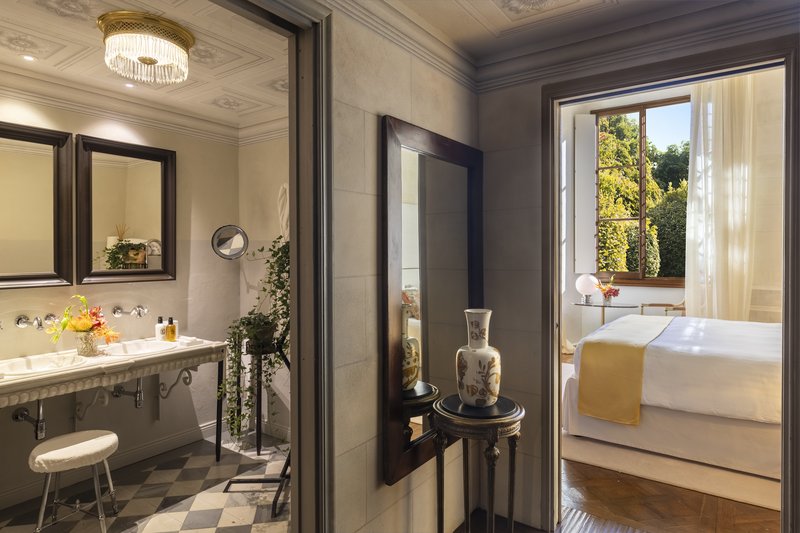 Junior Suite - Bathroom