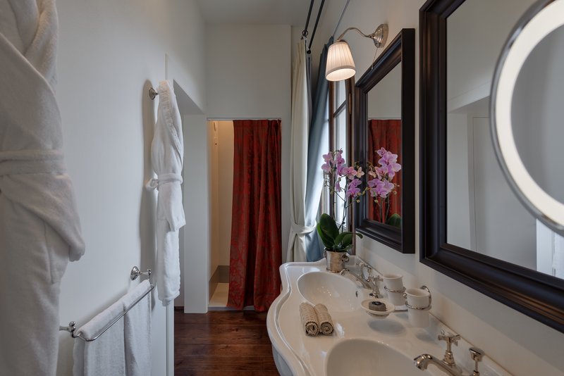 The Artist Suite - Bathroom