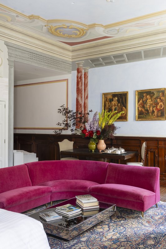 Dali Suite - Living Area