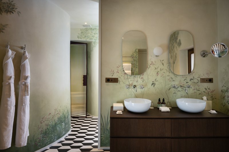 Patio Suite - Bathroom