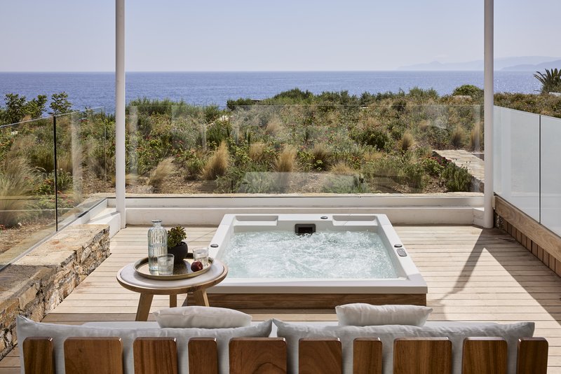 Club Suite Outdoor Hot Tub Seafront View - Terrace 