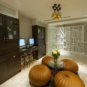 Business - Lounge Area