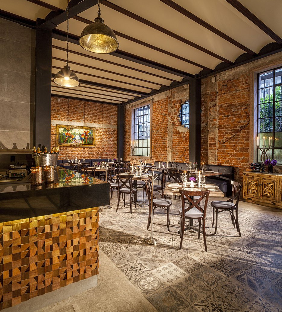 Luna Bistro Restaurant A Unique Experience