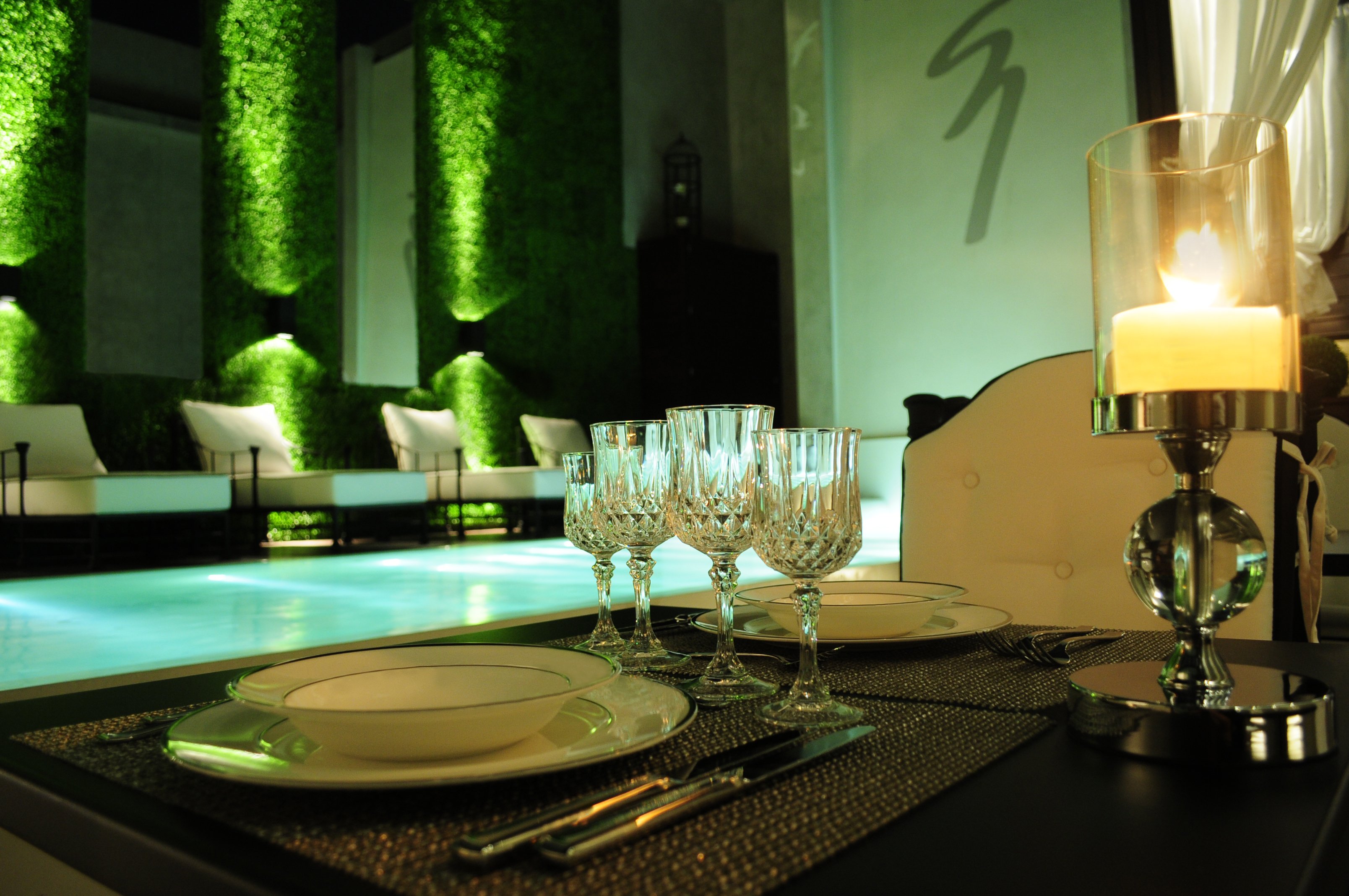 Unforgettble dinner by pool