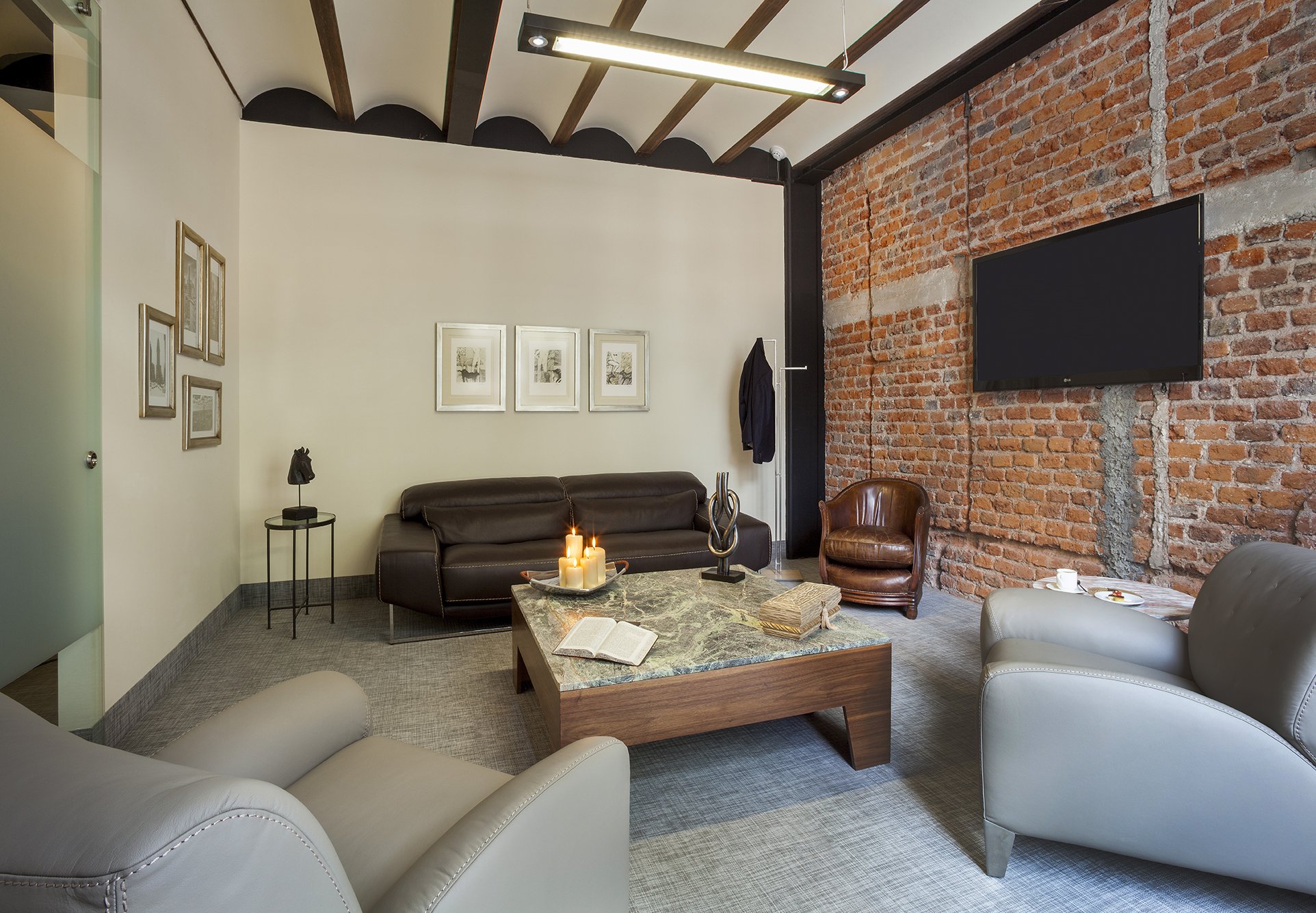 Business Center Room